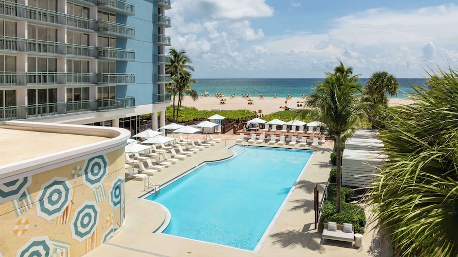 The Singer Oceanfront Resort, Curio Collection by Hilton