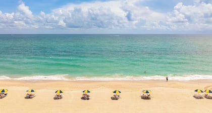 The Singer Oceanfront Resort, Curio Collection by Hilton