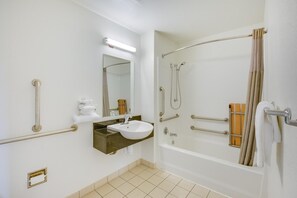 Free toiletries, towels - Motel 6 Columbus, OH - West (Columbus)