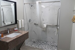 Room, 1 King Bed, Accessible, Non Smoking | Bathroom