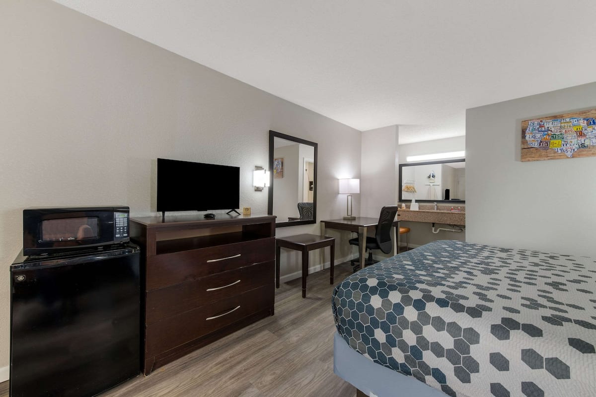 Standardzimmer, 1 King-Bett, Nichtraucher | Hochwertige Bettwaren, Verdunkelungsvorhänge, kostenloses WLAN