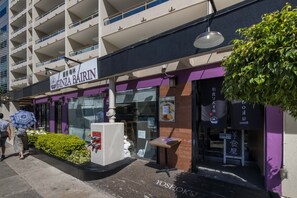 3 restauranter; serverer frokost