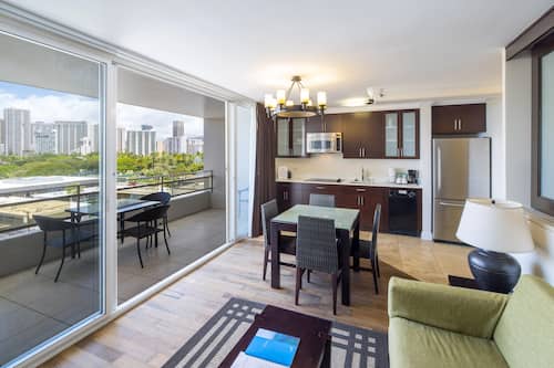 Condo, 1 habitación, vista parcial al océano | Cocina privada | Refrigerador con congelador, microondas y parrilla de estufa