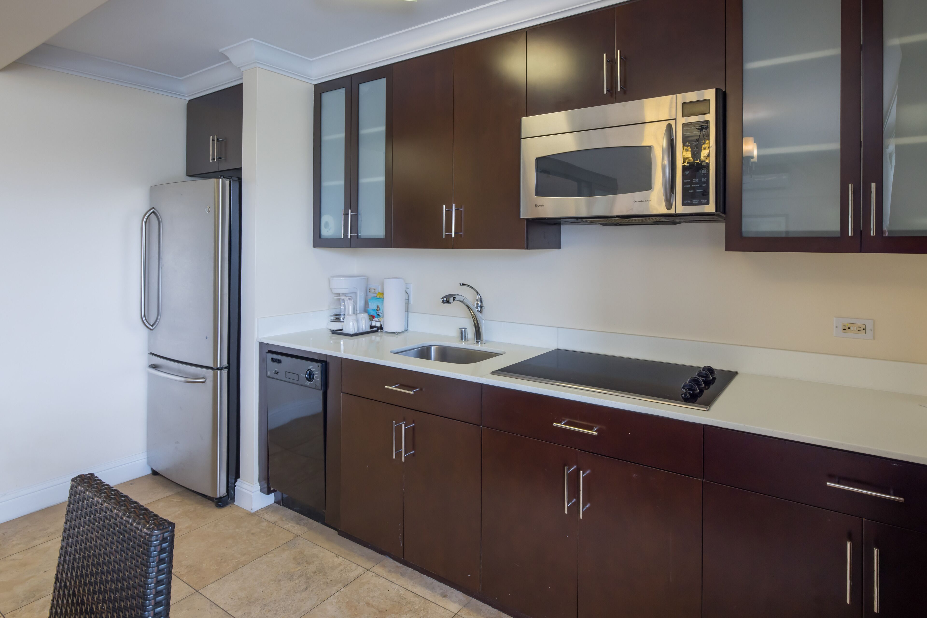 レジェンシーオンビーチウォークワイキキバイアウトリガー Expedia提供写真