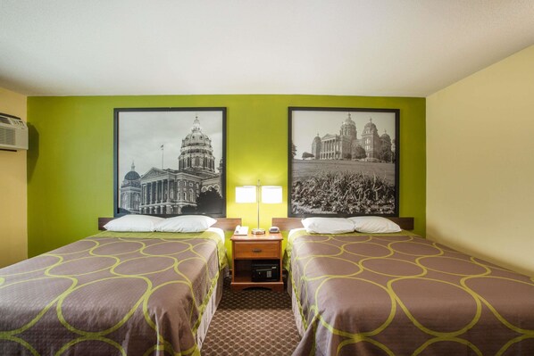 Desk, blackout curtains, iron/ironing board, cots/infant beds - Super 8 by Wyndham Williams (Williams)