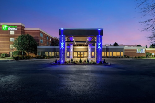 Holiday Inn Express Naperville by IHG