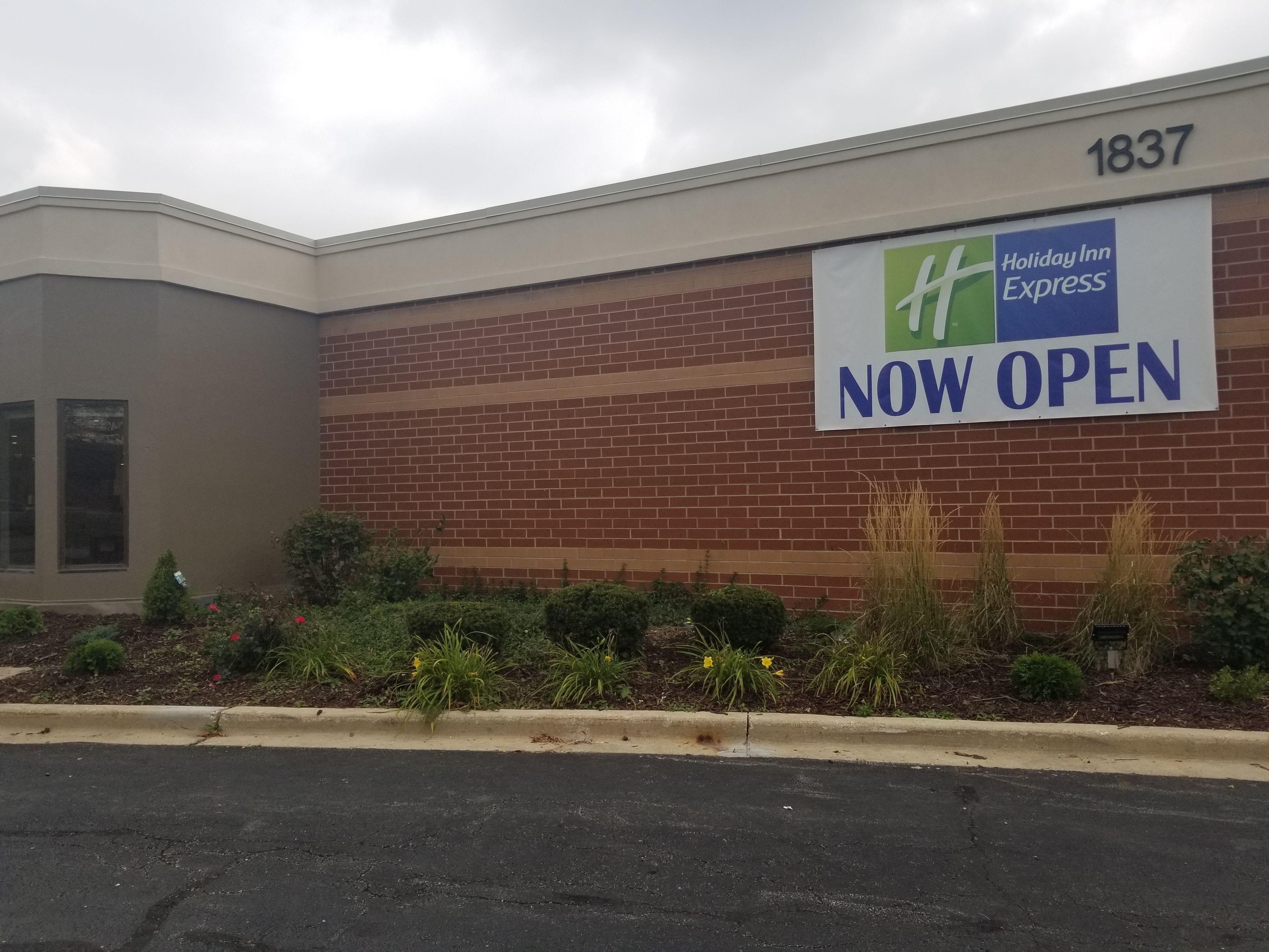 Photo - Holiday Inn Express Naperville by IHG