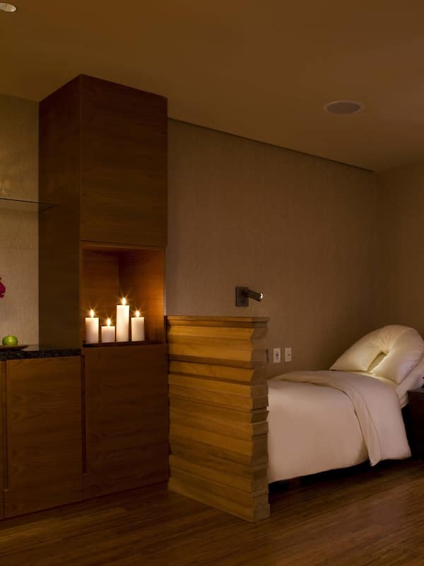 Couples treatment rooms, sauna, hot tub, steam room, body treatments