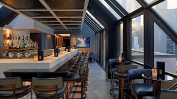 3 bares o lounges, bar en la azotea, lounge en el lobby