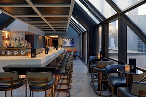 3 bars, bar sur le toit, lounge dans le hall