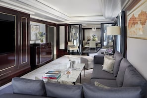 Ropa de cama de alta calidad, edredón, camas con pillow-top y minibar