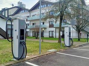 Electric vehicle-charging station - Best Western Hotel Modena District (Campogalliano)