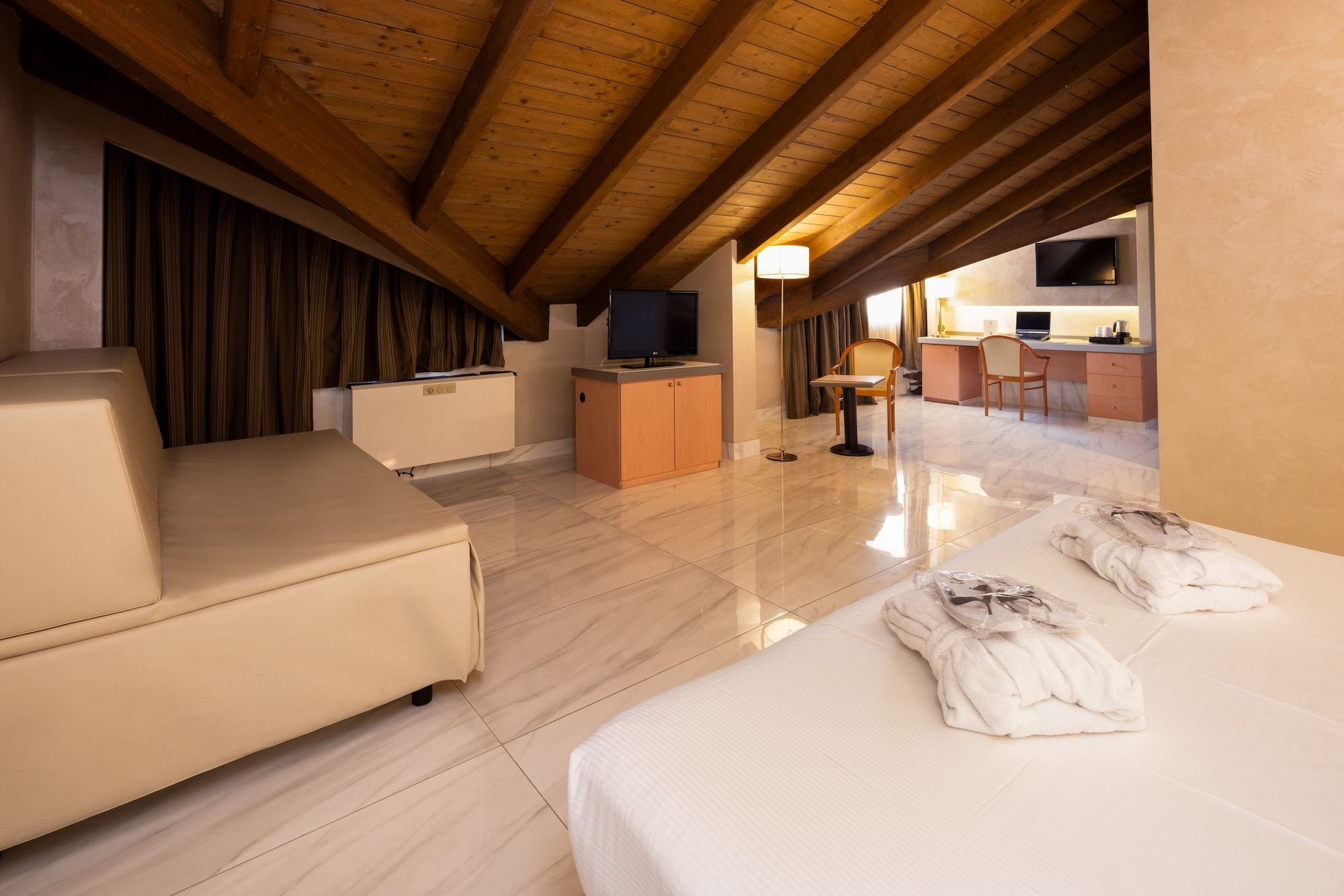 4 Star Hotels