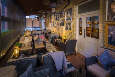 Ten Manchester Street