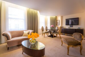 32-inch flat-screen TV with cable channels, TV - Ten Manchester Street (London)