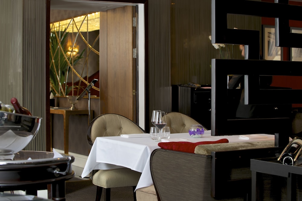 No. Ten Manchester Street Hotel by null