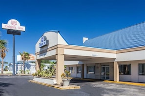 Exterior - Knights Inn Plant City (Plant City)