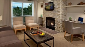 Televisión, películas con cargo