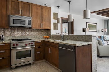 Club, One Bedroom Vista Suite, Balcony | Private kitchen | Fridge, microwave, coffee/tea maker at The Ritz-Carlton, Rancho Mirage