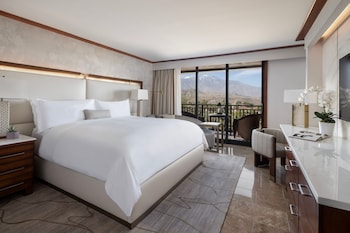 Frette Italian sheets, premium bedding, down comforters, pillowtop beds at The Ritz-Carlton, Rancho Mirage