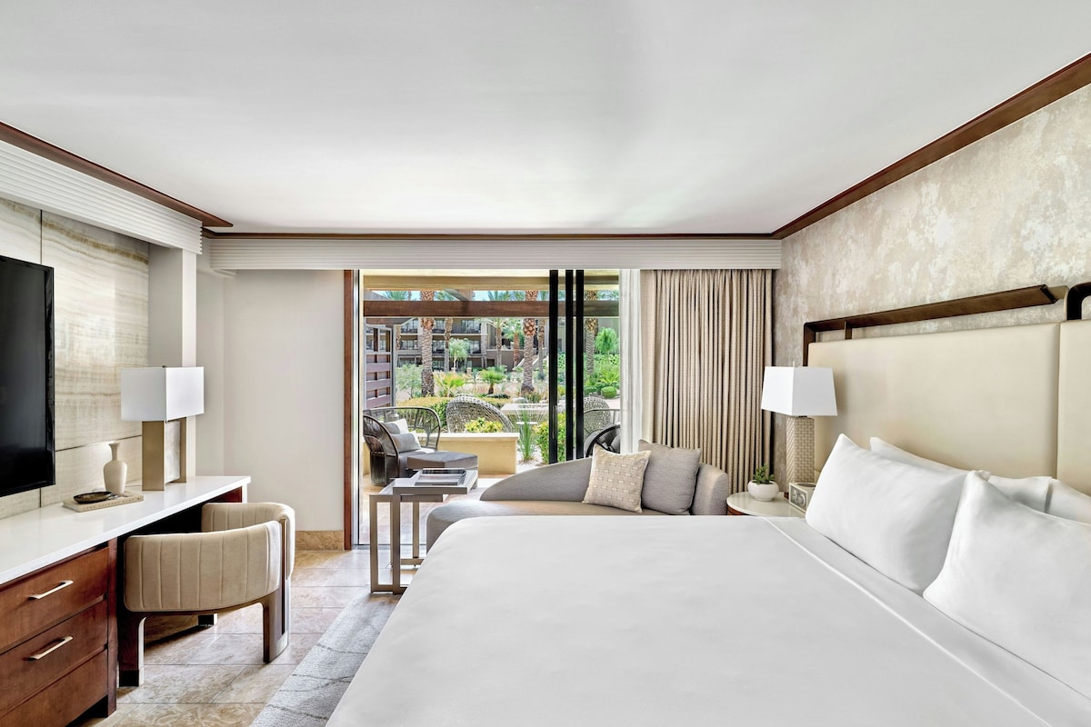 Room, 1 King Bed, Patio