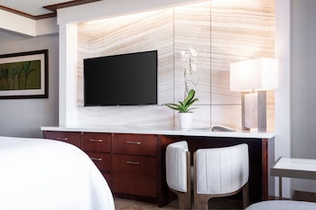 Frette Italian sheets, premium bedding, down comforters, pillowtop beds at The Ritz-Carlton, Rancho Mirage