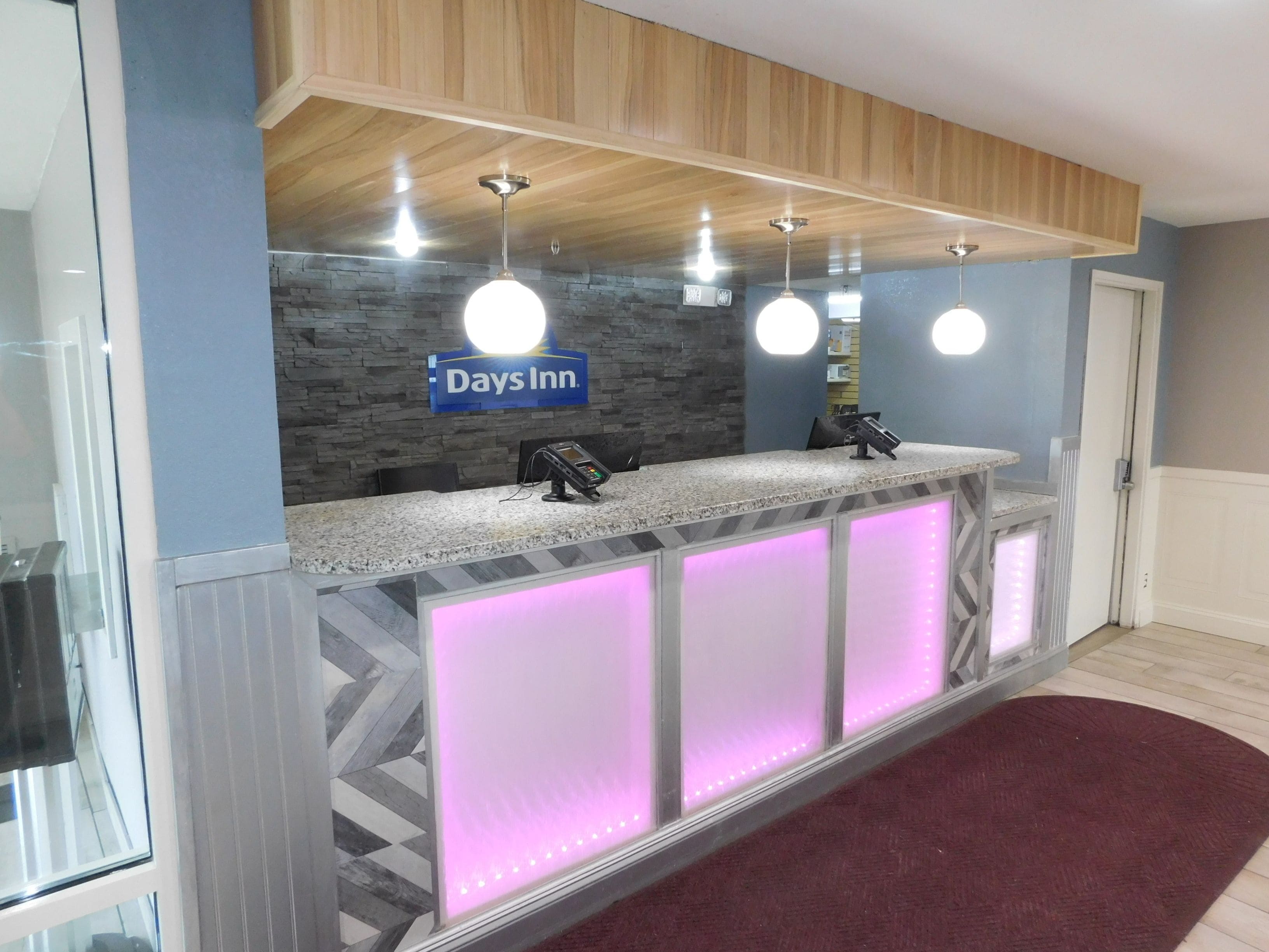 Check-in/check-out kiosk