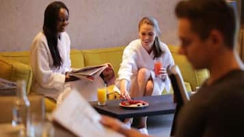 Sauna, hot tub, steam room, body treatments, aromatherapy