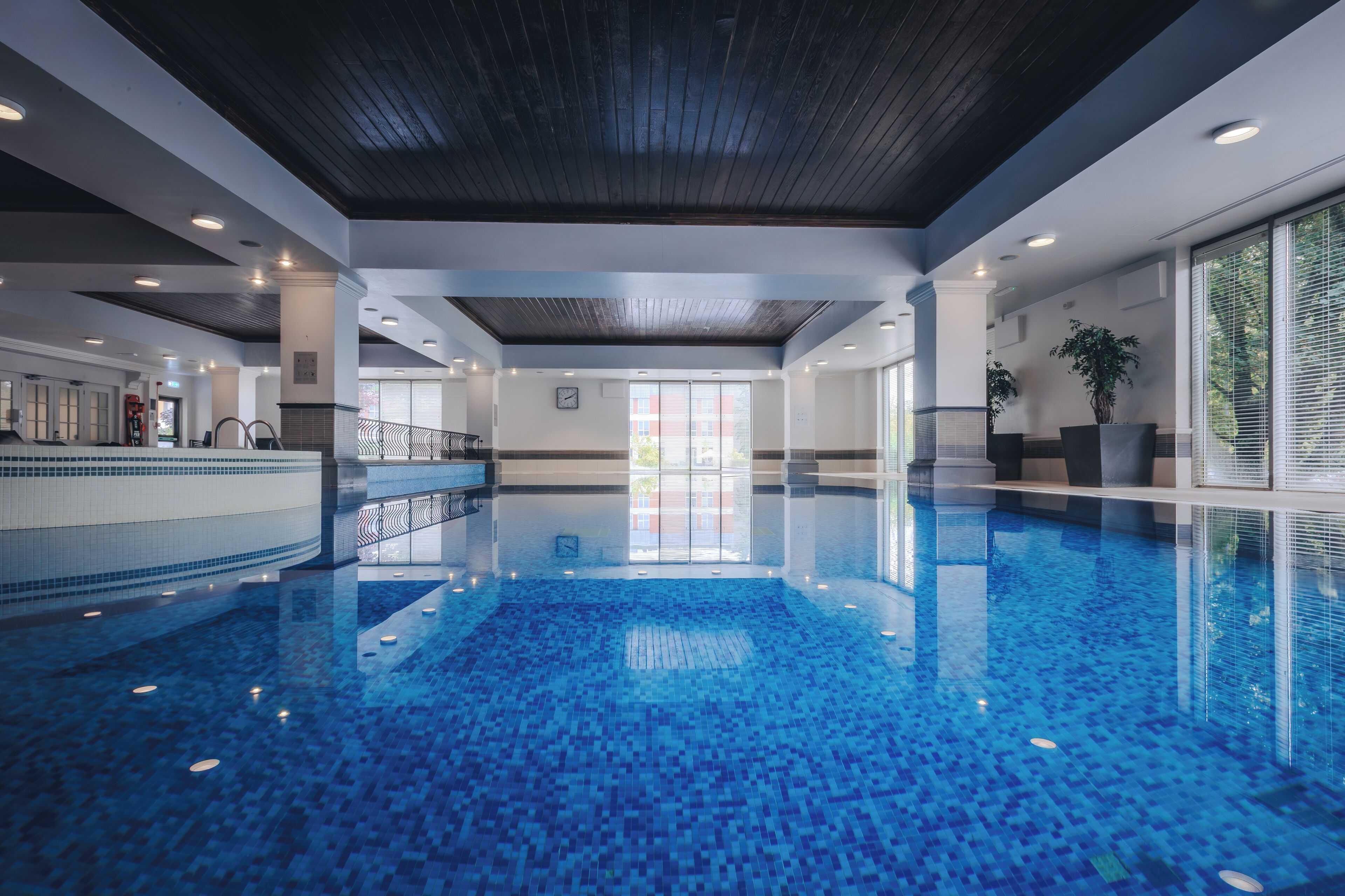 Sauna, hot tub, steam room, body treatments, aromatherapy