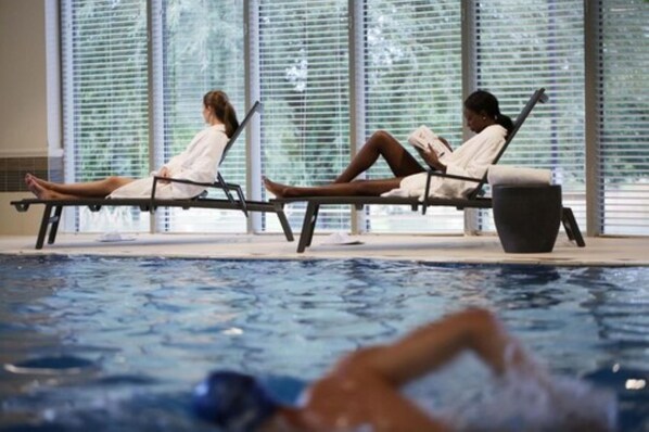 Indoor pool, seasonal outdoor pool, pool loungers