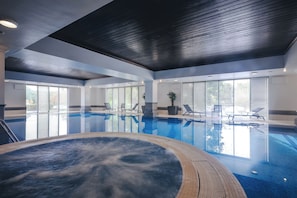 Sauna, tab panas, bilik wap, rawatan badan, aromaterapi 