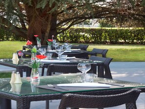 Breakfast, lunch, dinner served; French cuisine, pool views 
