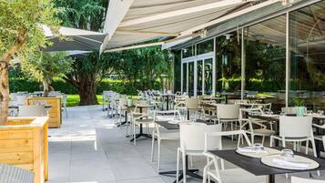Café da manhã, almoço e jantar