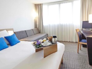 Classic Room, Multiple Beds | Premium bedding, memory foam beds, minibar, in-room safe - Novotel Pau Pyrénées (Lescar)