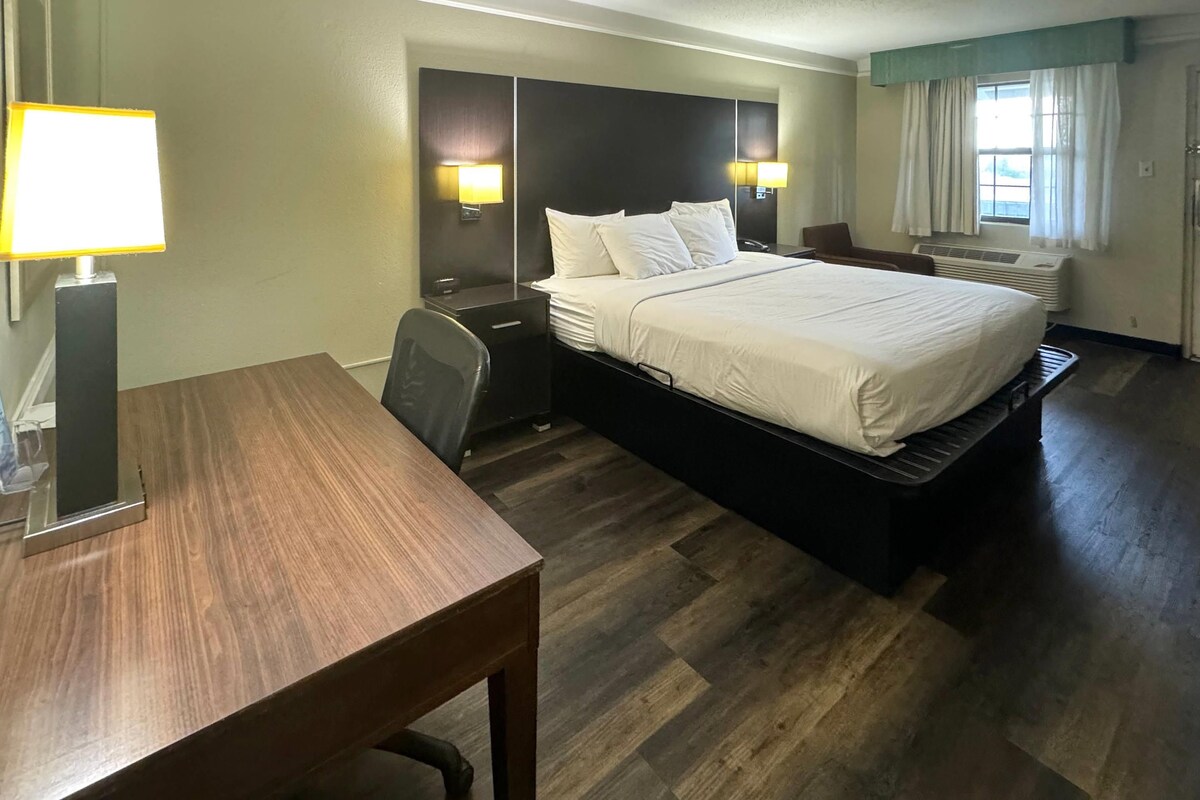 Room, 1 King Bed, Non Smoking