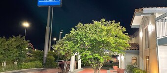 Travelodge by Wyndham Tuscaloosa