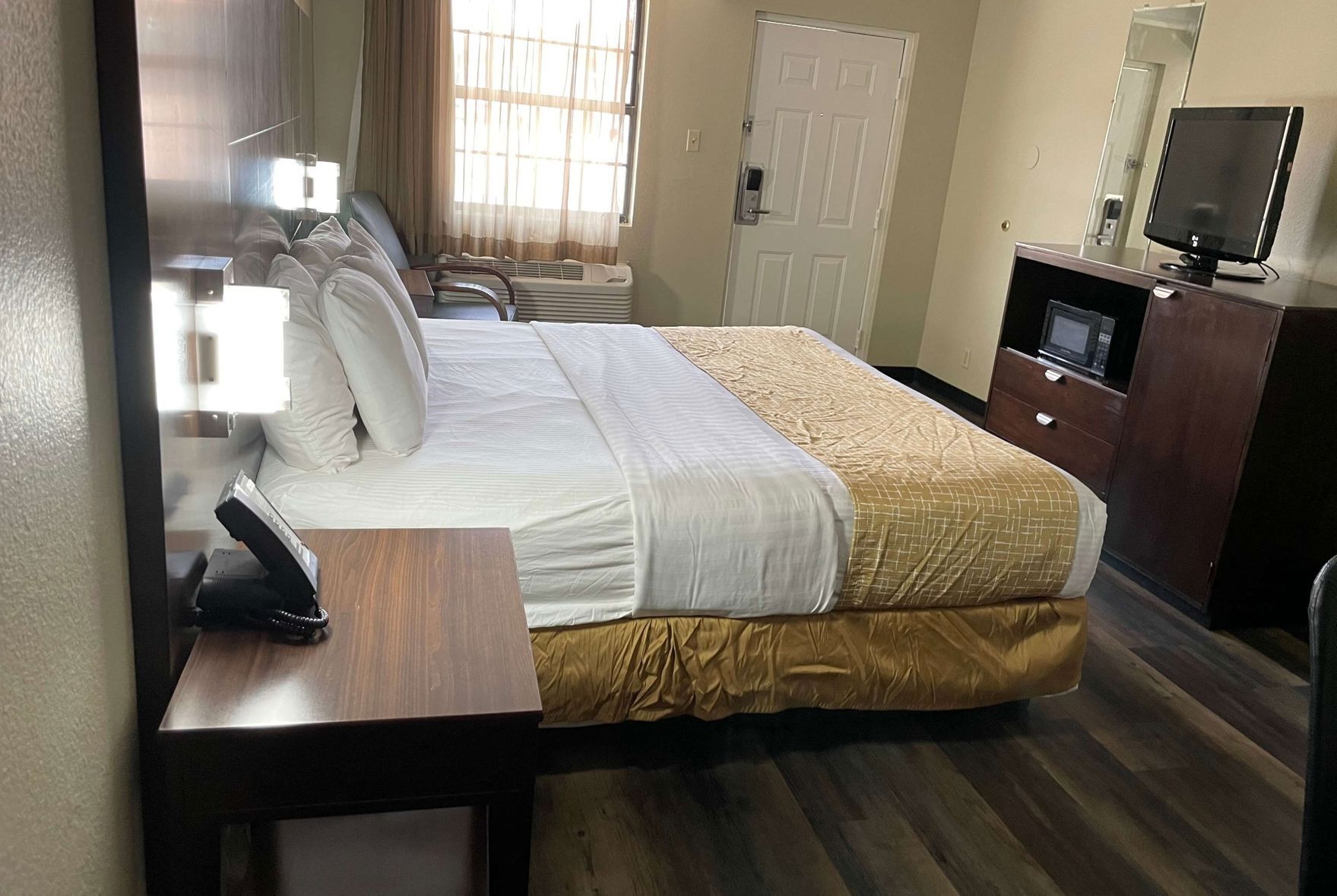 Premium bedding, blackout drapes, iron/ironing board, free WiFi
