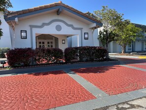 Front of property - Quality Inn & Suites Tuscaloosa near University (Tuscaloosa)