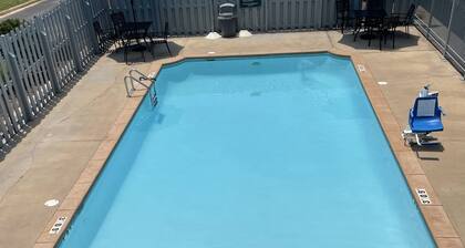 Quality Inn & Suites Tuscaloosa near University