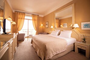 Phòng đôi Deluxe, 1 giường cỡ king | Minibar, két bảo mật tại phòng, màn/rèm cản sáng, phòng cách âm 