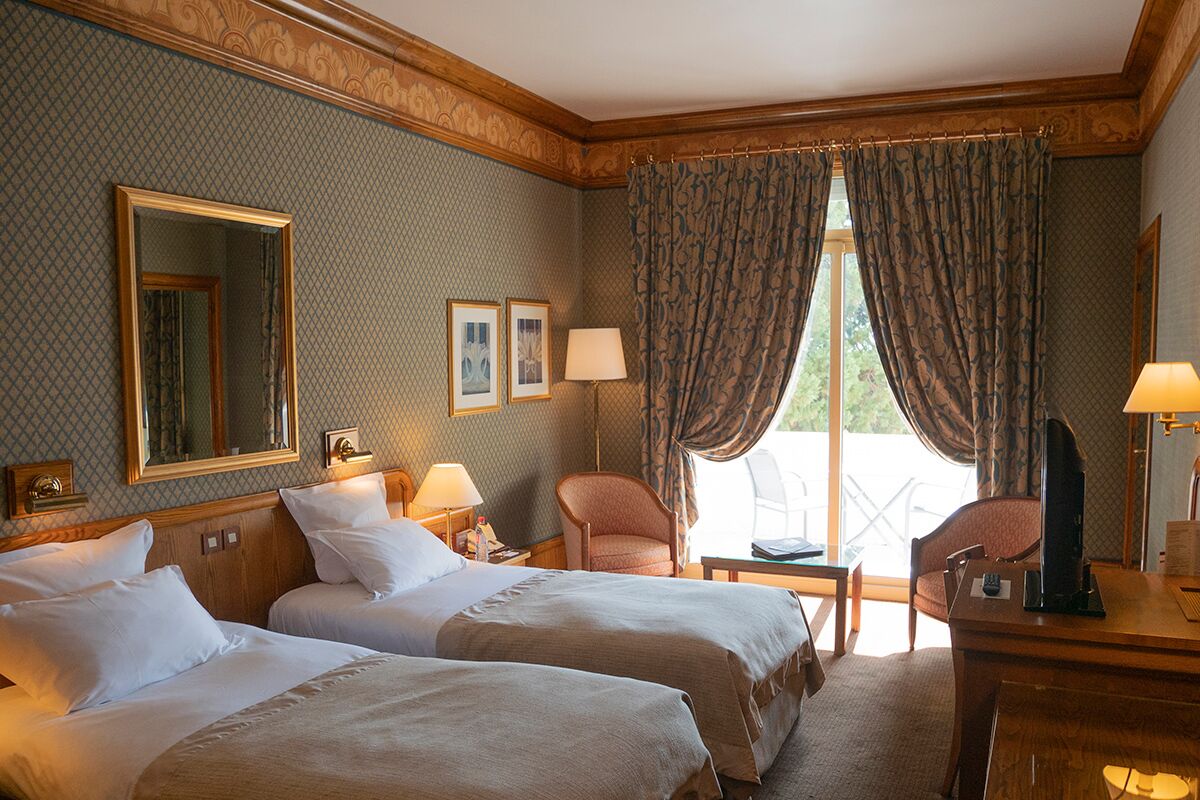 superior double room, 1 queen bed | minibar, in-room safe, blackout curtains, soundproofing