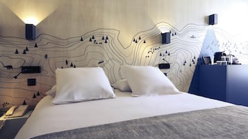 Standard Room, 1 Double Bed | In-room safe, desk, blackout drapes, soundproofing