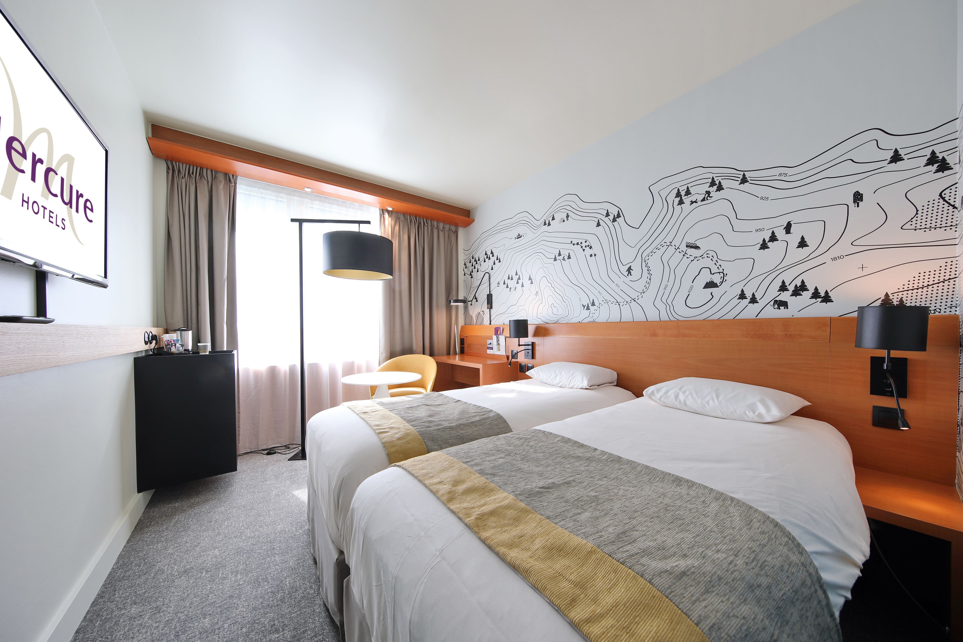 standard room, 2 single beds | in-room safe, desk, blackout curtains, soundproofing