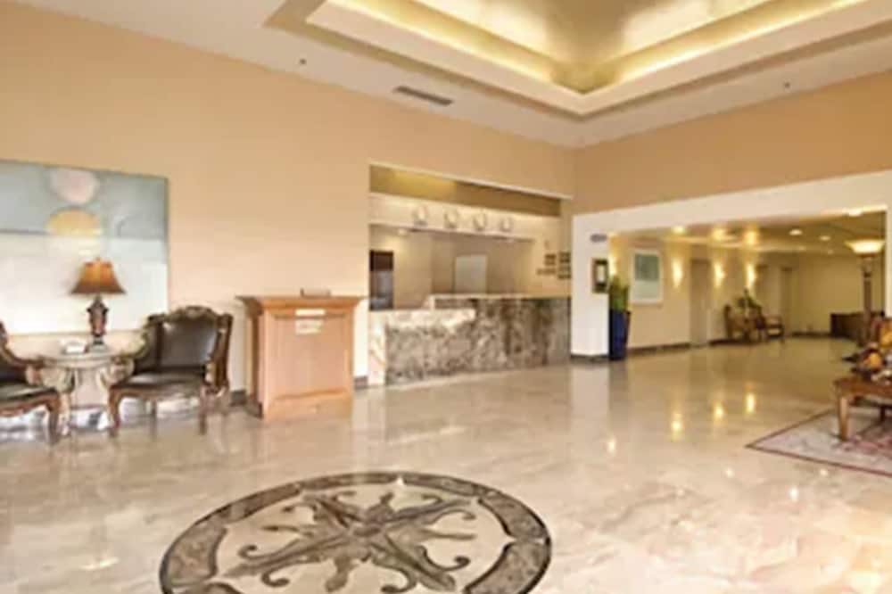 Ramada by Wyndham Hawthorne LAX / LA Stadium