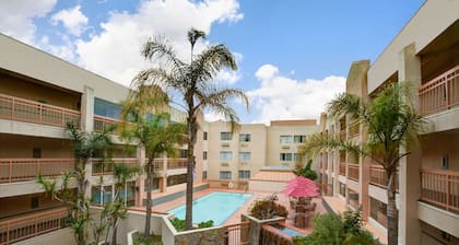 Ramada by Wyndham Hawthorne LAX / LA Stadium