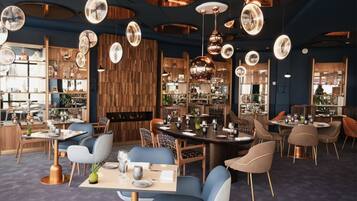 Breakfast, lunch and dinner served