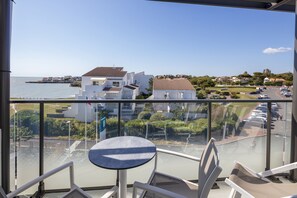Chambre Familiale avec Balcon et vue partielle sur la mer | Balcony