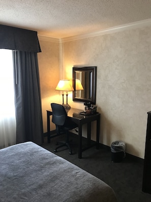 In-room business centre
