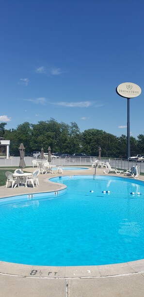 Seasonal outdoor pool, pool umbrellas