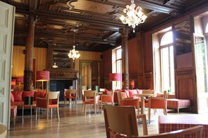 Interior - Castel de Pont-à-Lesse Hotel (Dinant)
